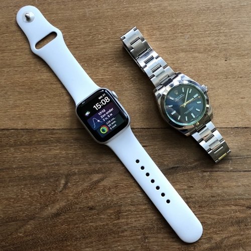 Apple Watch and Rolex Milgauss 116400GV